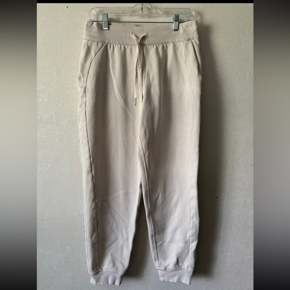 Lululemon Scuba High Rise Jogger Relaxed White Size 8 - Picture 1 of 5